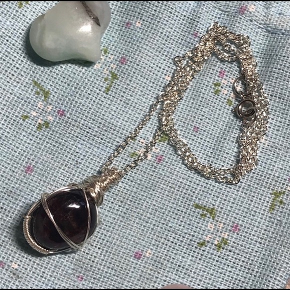 Garnet pendant - Picture 1 of 1
